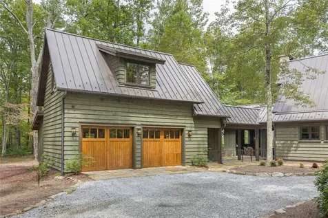 15 E. Ridge Road Cashiers NC 28717