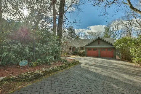 124 Spruce Lane Highlands NC 28741