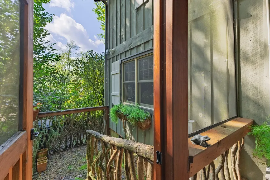 24 Little Pond Lane Cashiers NC 28717