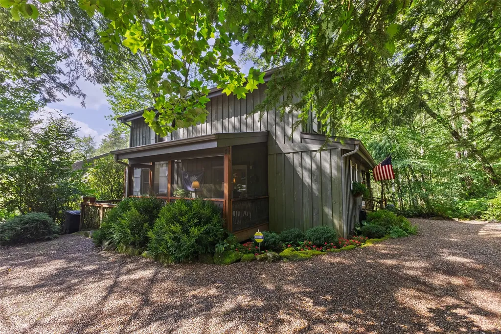 24 Little Pond Lane Cashiers NC 28717