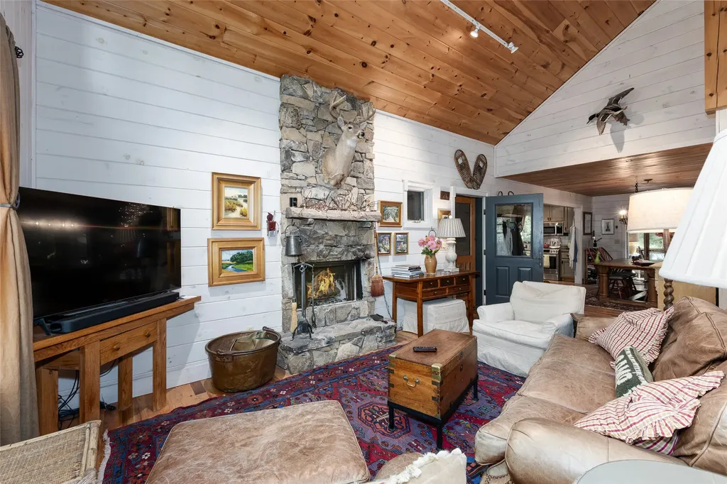 24 Little Pond Lane Cashiers NC 28717