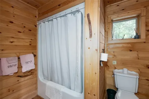 24 Little Pond Lane Cashiers NC 28717