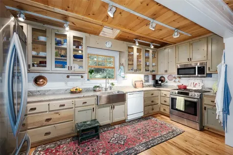 24 Little Pond Lane Cashiers NC 28717