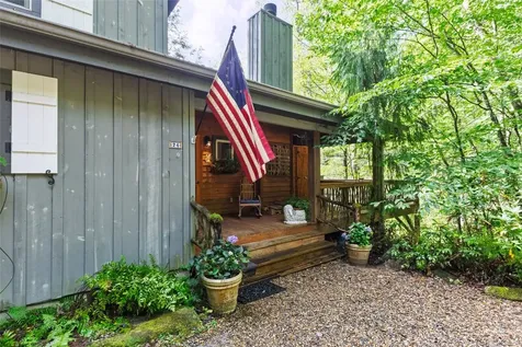 24 Little Pond Lane Cashiers NC 28717