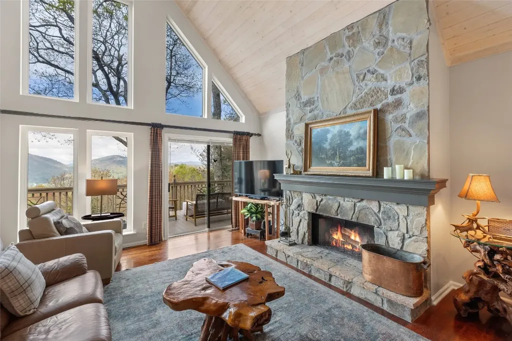 1620 Buckberry Drive Sapphire NC 28774