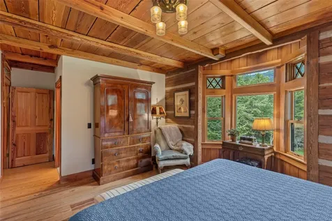 439 By Way Highlands NC 28741