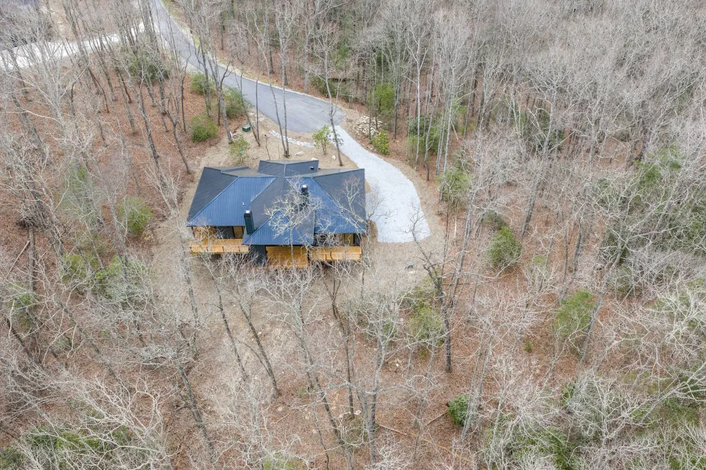 384 Lone Panther Ridge Cashiers NC 28717