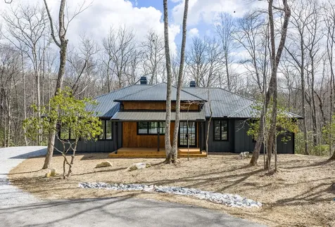 384 Lone Panther Ridge Cashiers NC 28717