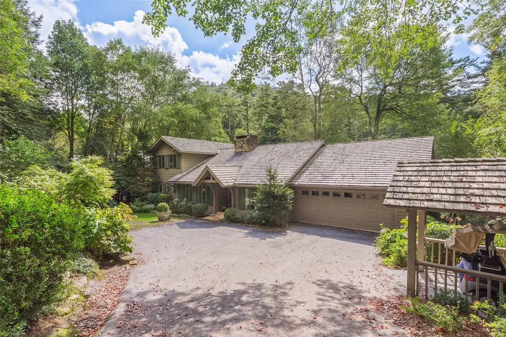 83 Hummingbird Circle Highlands NC 28741