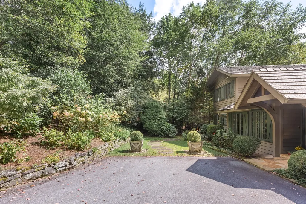 83 Hummingbird Circle Highlands NC 28741