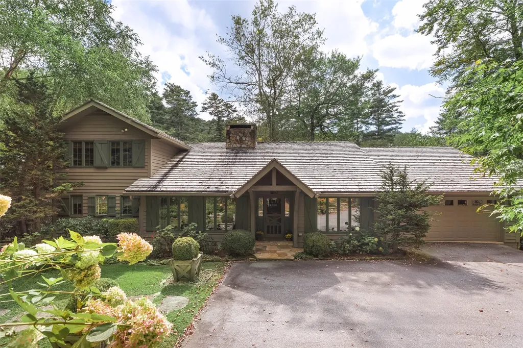 83 Hummingbird Circle Highlands NC 28741