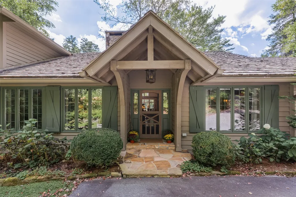 83 Hummingbird Circle Highlands NC 28741