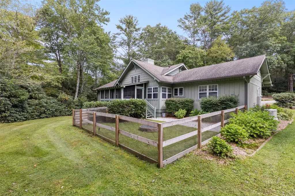 22 Joe Pye Trail Highlands NC 28741