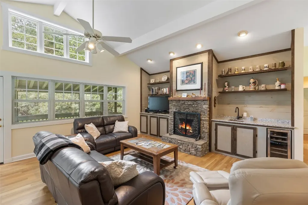 22 Joe Pye Trail Highlands NC 28741