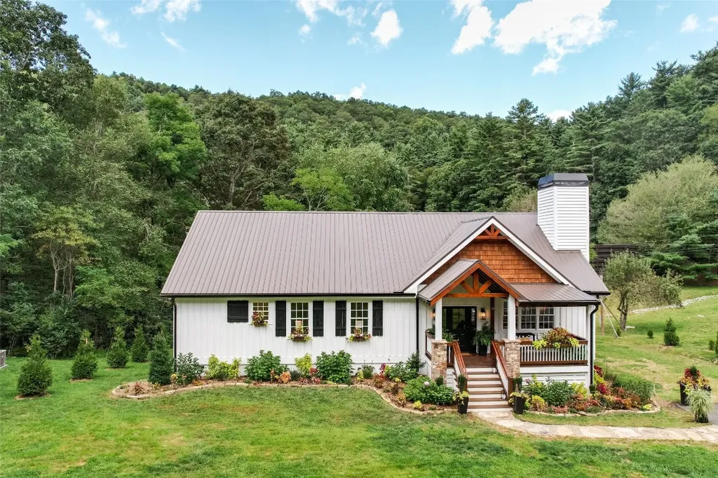 39 Jackson Drive Highlands NC 28741