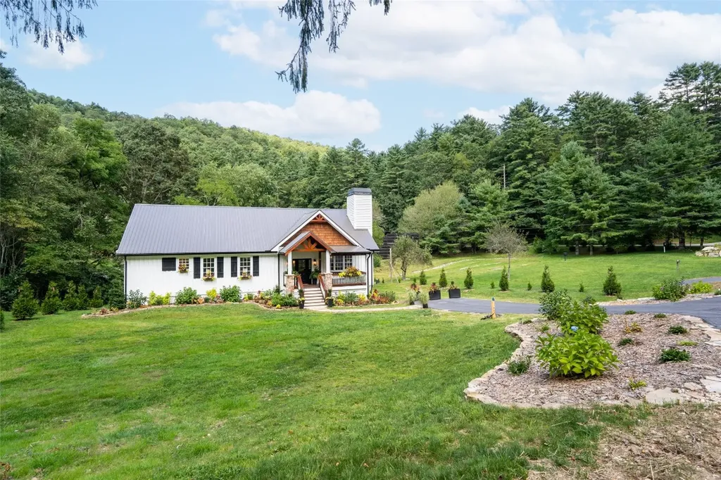 39 Jackson Drive Highlands NC 28741