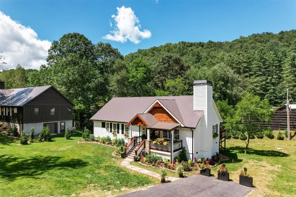 39 Jackson Drive Highlands NC 28741