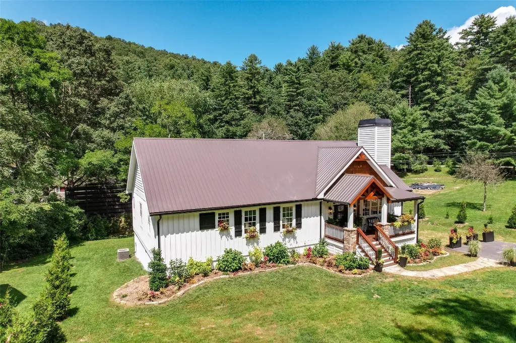 39 Jackson Drive Highlands NC 28741