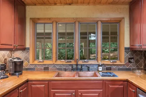 69 Homer Potts Road Highlands NC 28741