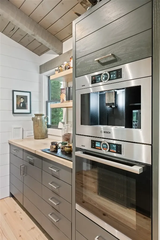 42 W Black Rock Circle Highlands NC 28741