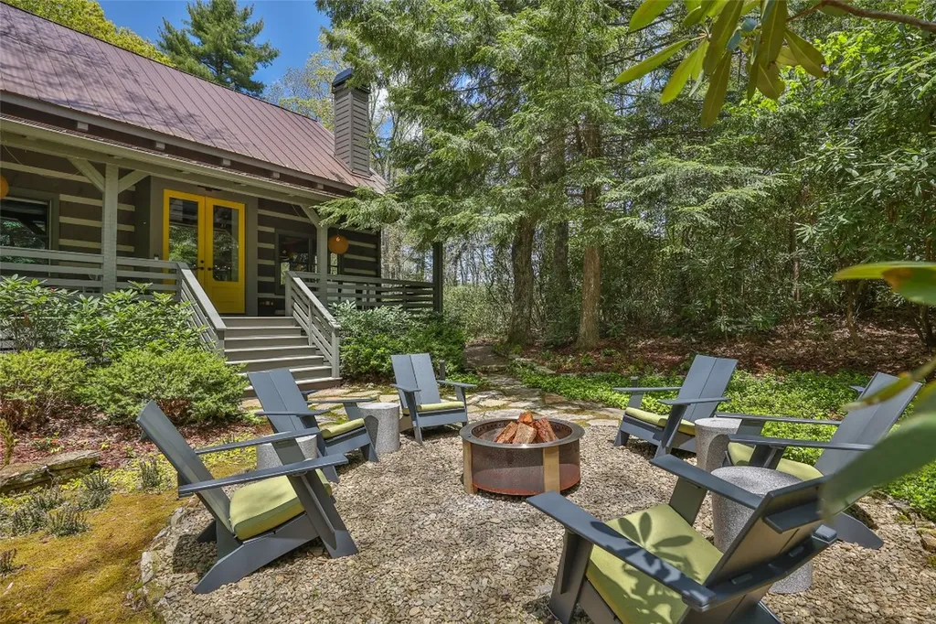 42 W Black Rock Circle Highlands NC 28741