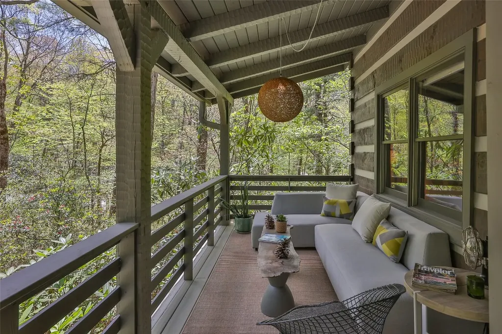 42 W Black Rock Circle Highlands NC 28741