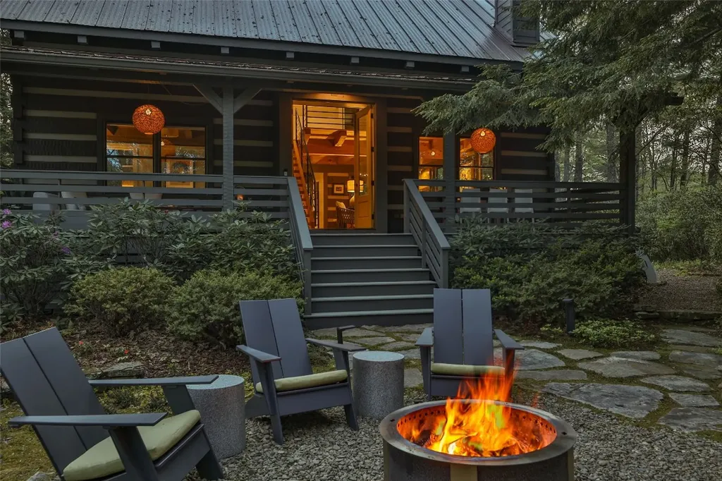 42 W Black Rock Circle Highlands NC 28741