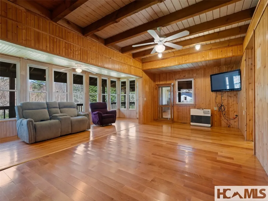 140 Hangin Dog Lane Lake Toxaway NC 28747