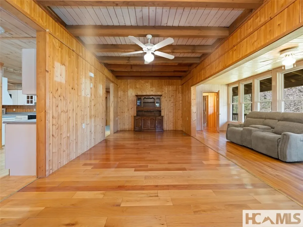 140 Hangin Dog Lane Lake Toxaway NC 28747