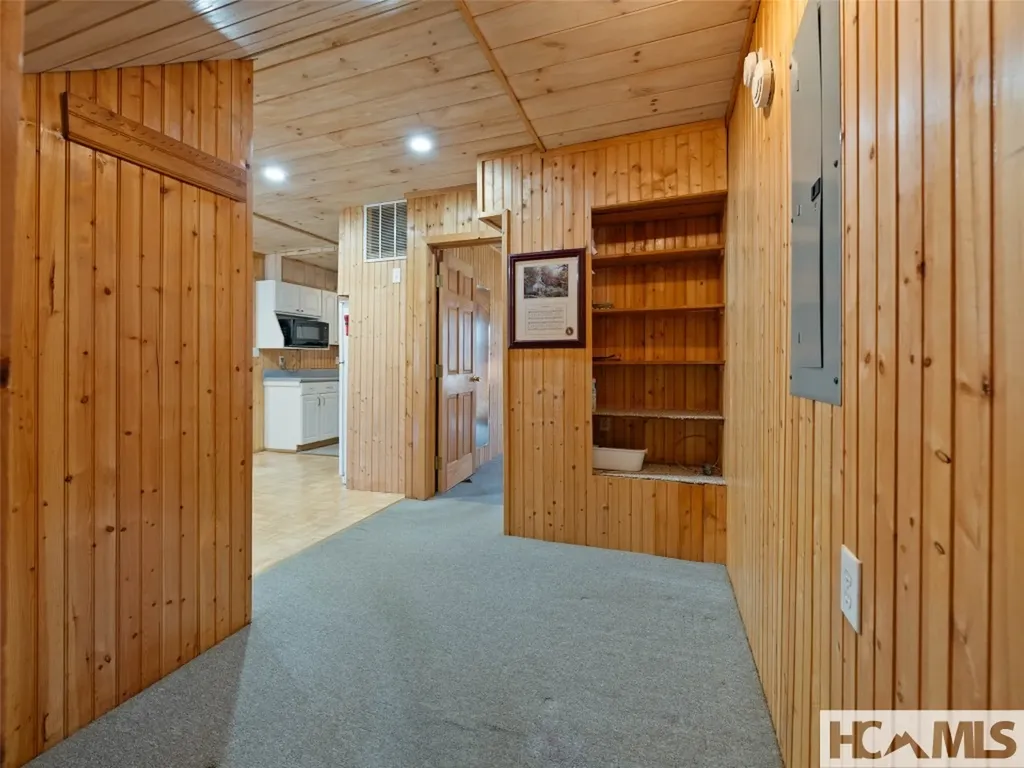 140 Hangin Dog Lane Lake Toxaway NC 28747