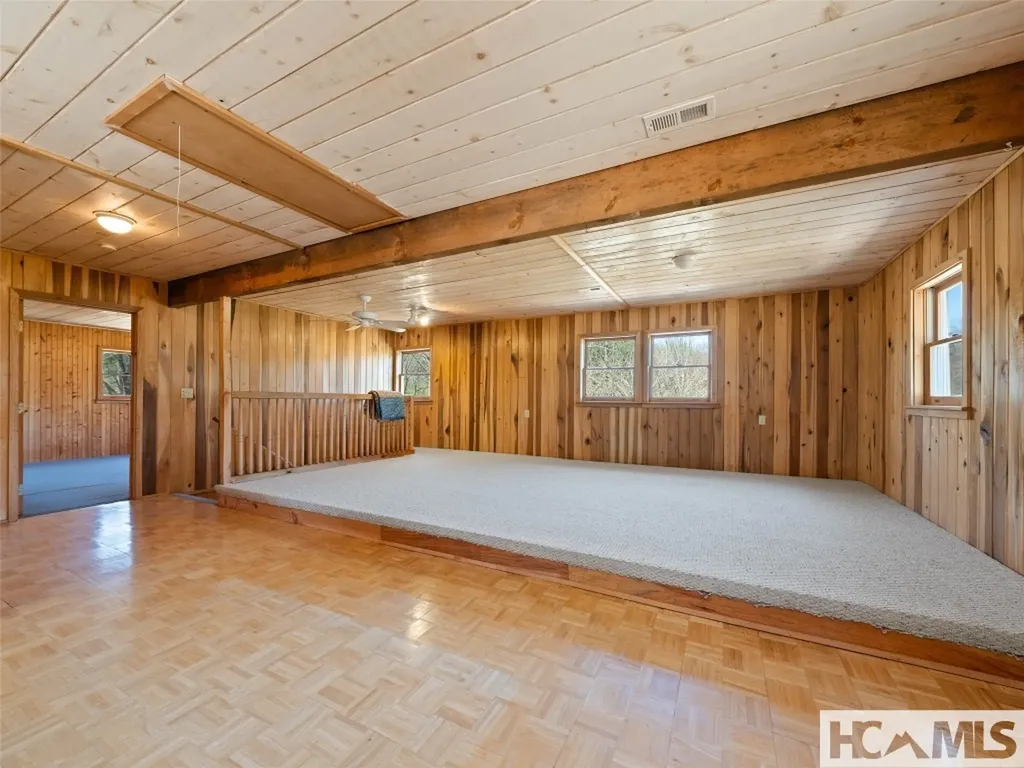 140 Hangin Dog Lane Lake Toxaway NC 28747