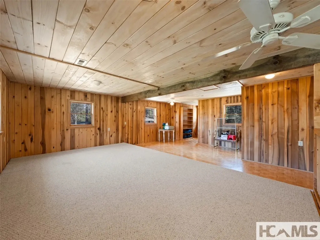 140 Hangin Dog Lane Lake Toxaway NC 28747