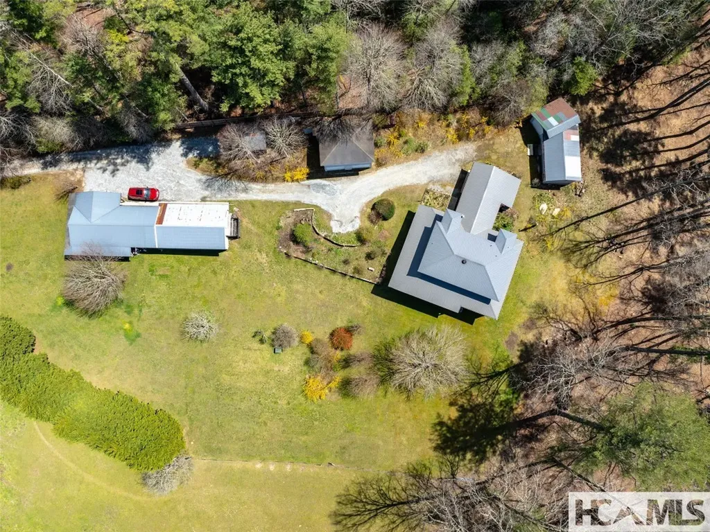 140 Hangin Dog Lane Lake Toxaway NC 28747