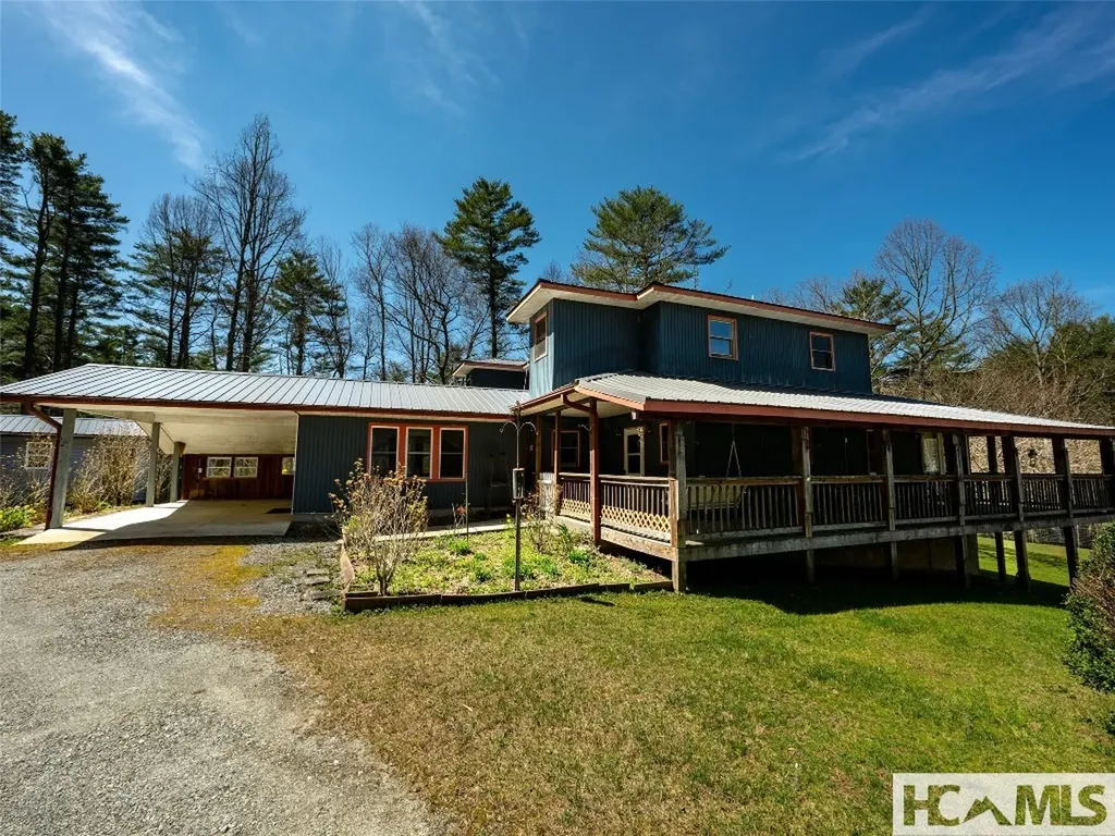 140 Hangin Dog Lane Lake Toxaway NC 28747