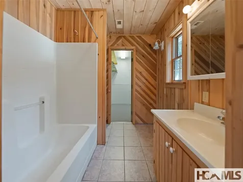 140 Hangin Dog Lane Lake Toxaway NC 28747