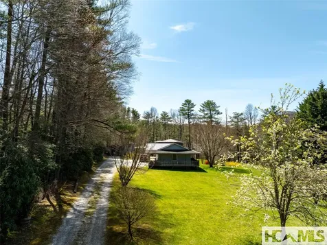 140 Hangin Dog Lane Lake Toxaway NC 28747