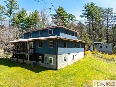 140 Hangin Dog Lane Lake Toxaway NC 28747