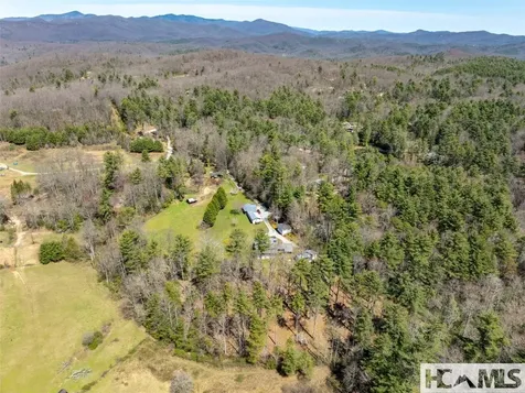 140 Hangin Dog Lane Lake Toxaway NC 28747