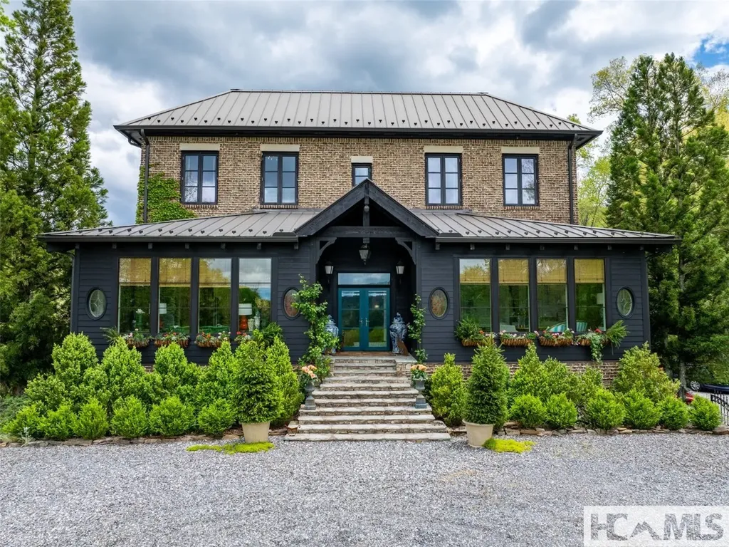 13084 Canada Road Tuckasegee NC 28783