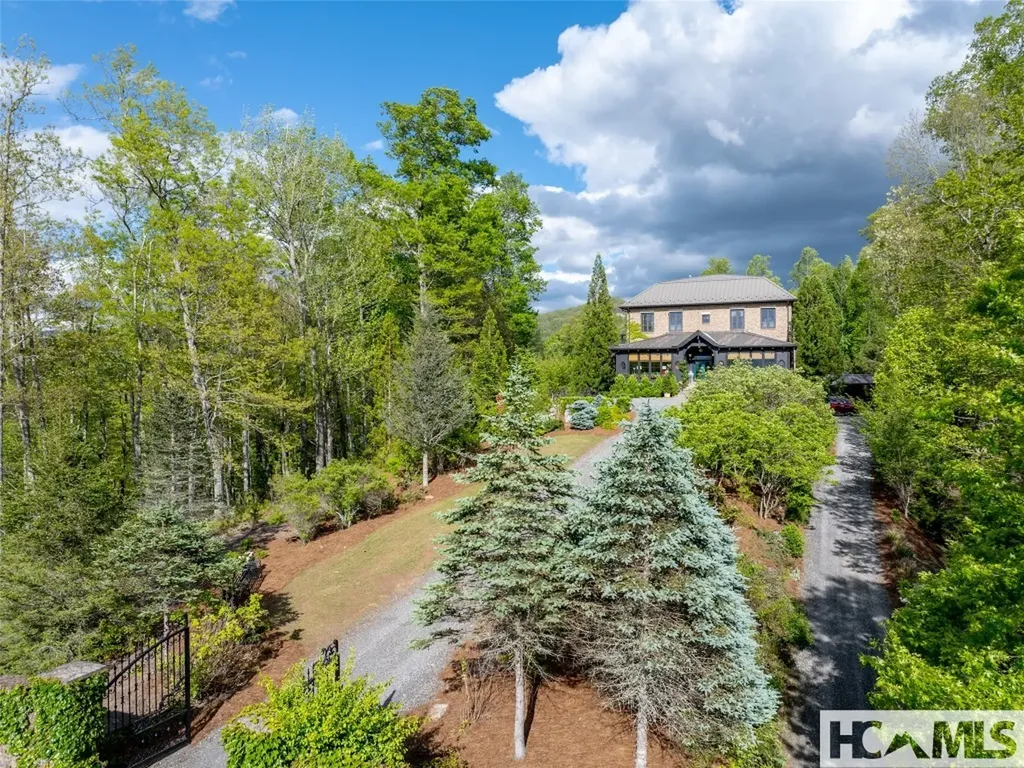 13084 Canada Road Tuckasegee NC 28783