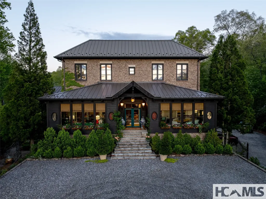 13084 Canada Road Tuckasegee NC 28783