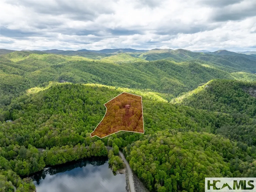 13084 Canada Road Tuckasegee NC 28783