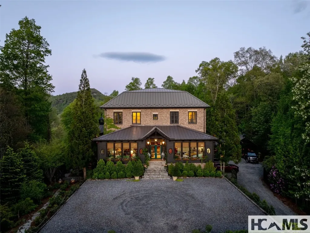 13084 Canada Road Tuckasegee NC 28783