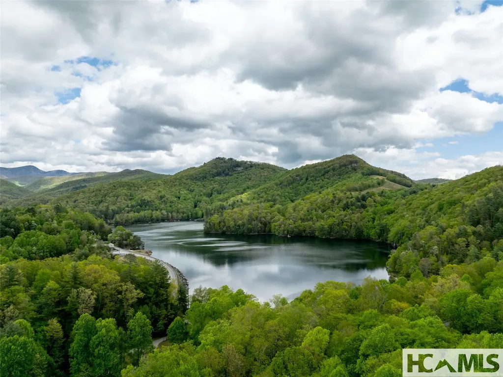 13084 Canada Road Tuckasegee NC 28783