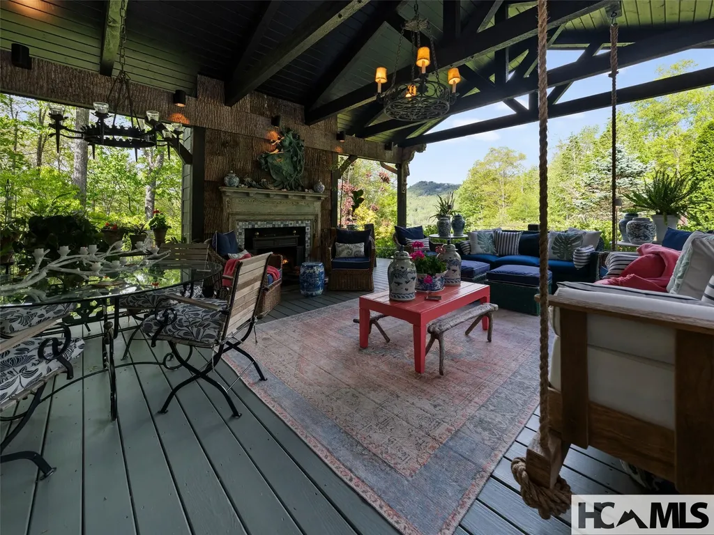 13084 Canada Road Tuckasegee NC 28783