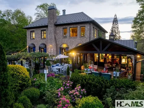 13084 Canada Road Tuckasegee NC 28783