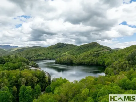 13084 Canada Road Tuckasegee NC 28783