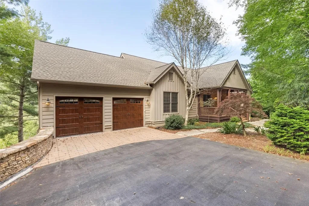 2130 Falcon Ridge Highlands NC 28741