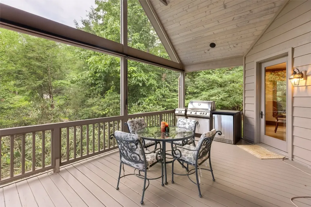 2130 Falcon Ridge Highlands NC 28741