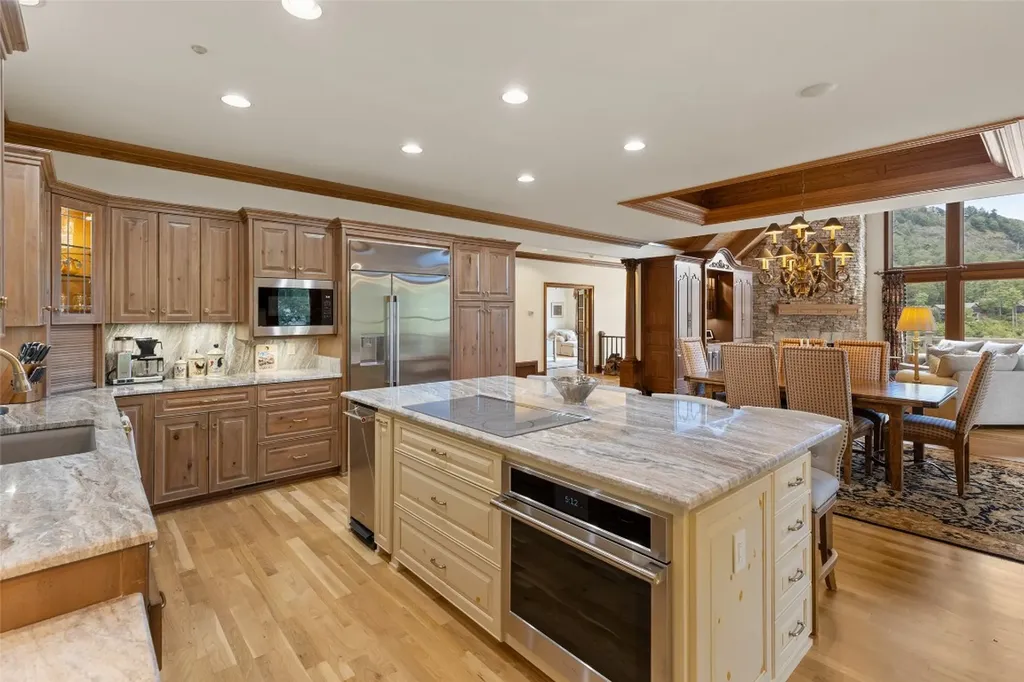 2130 Falcon Ridge Highlands NC 28741